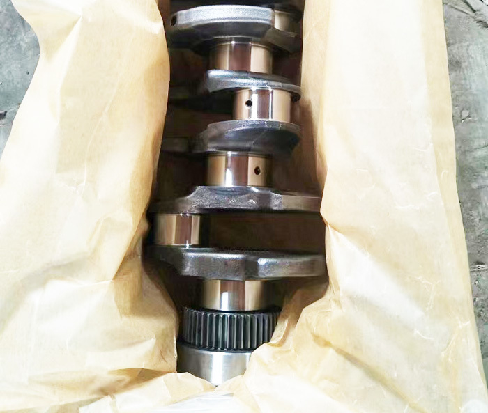 D7D BF6M1013 Engine Crankshaft 04256818 Forged Steel